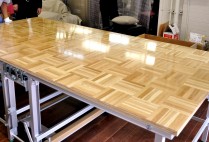 展示ホールの「ステージ」、リニューアルを検討中！